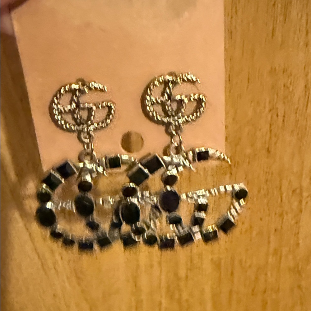 Elegant Earrings - Picture 3 of 7